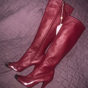 These were never worn but they do not zip up because of my calf. Has a 4 inch.